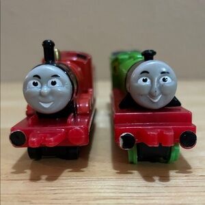 Thomas the Train buddies lot of 2. Red (5) Green ( 3) smaller wheel base ERTL